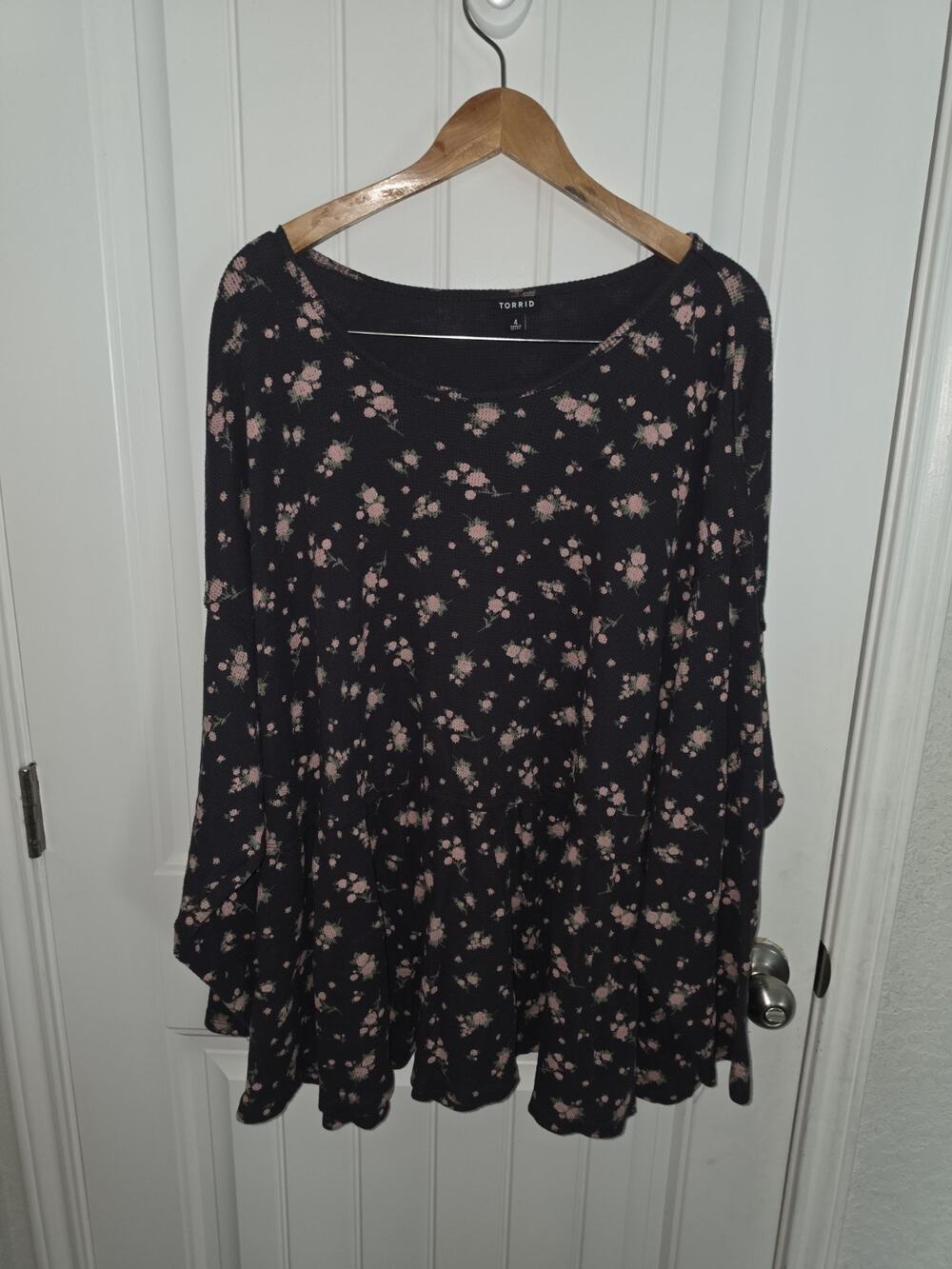 Torrid 4X Black Pink Floral Waffle Knit Peplum Babydoll Top Long Sleeve